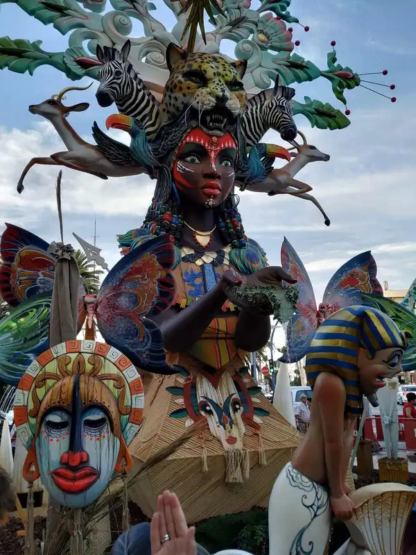 Carnaval in Alicante: Kleurrijke Kostuums en Straatfeesten