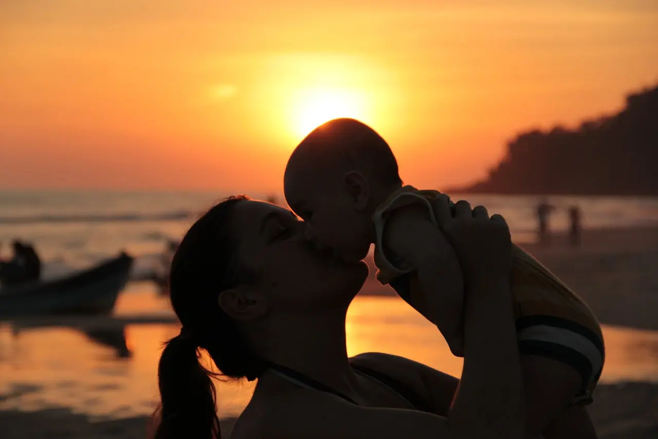 👶☀️ Zon, Zand & Slaapjes: Alicante met een Baby tot 1 Jaar – De Ultieme Gids voor een Zonvakantie met Kinderen